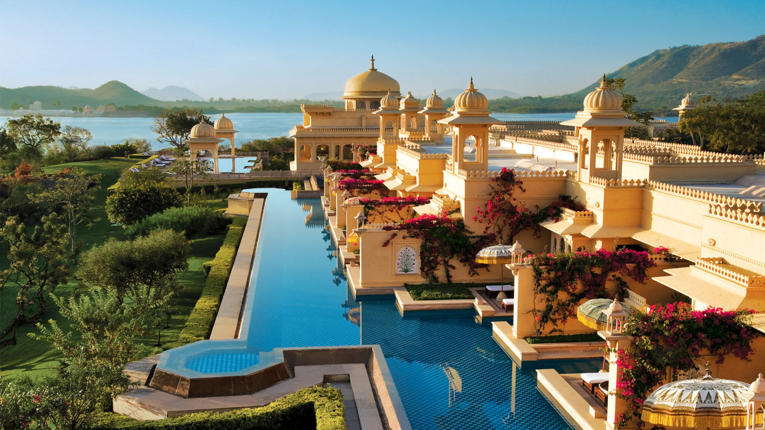 Semi-Private-Pools-at-Oberoi-Udai-Vilas-1536x864