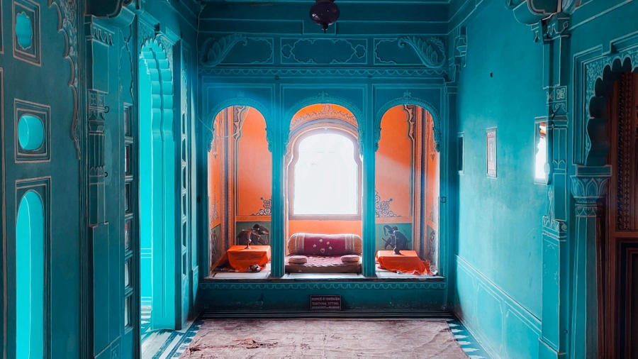 Interior of City Palace in Udaipur 1.jpg