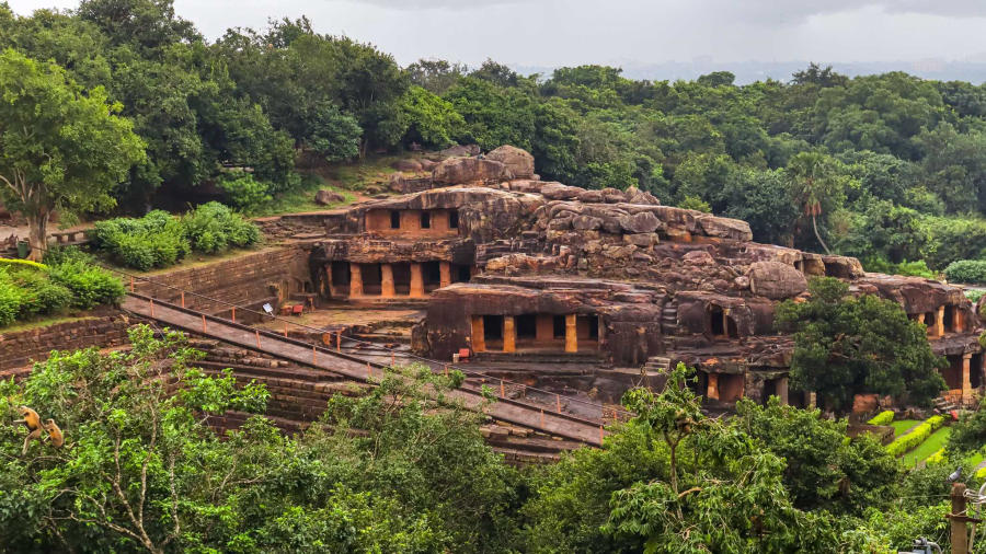 Udaygiri Caves 1 (1).jpg